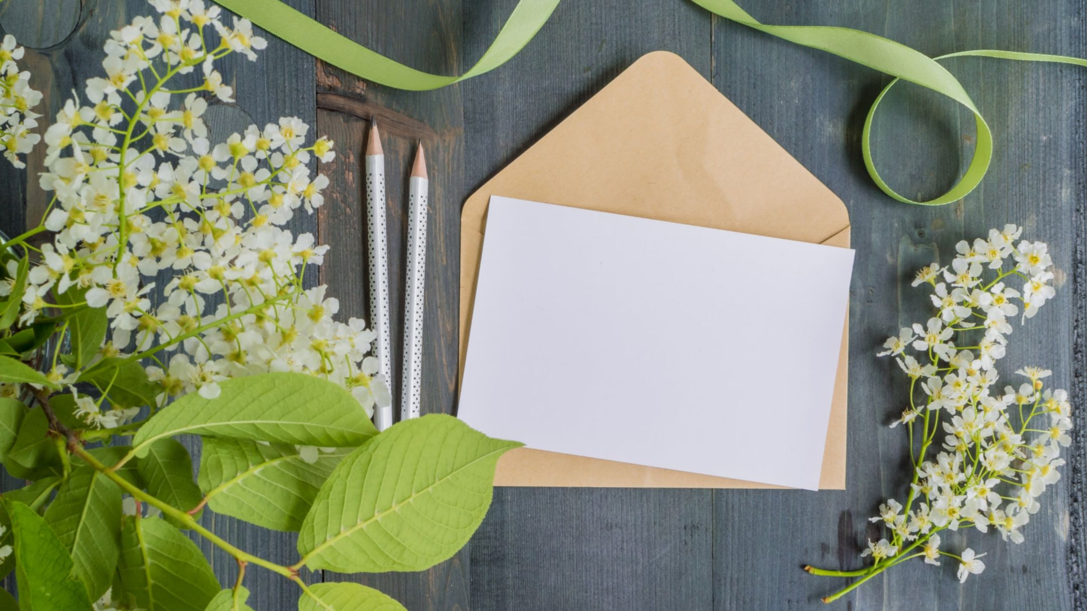 グリーティングカードをおしゃれに仕上げるならcanvaが便利