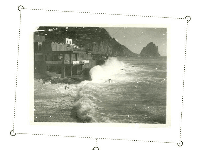 画像の傾きを無料で簡単に変更 補正できる Canva